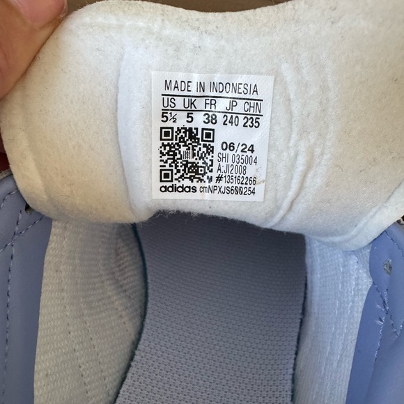 Adidas Gazelle Blue Sneakers (Boys 5.5 / Women’s 7) - Picture 6 of 6